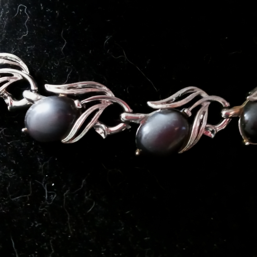 VINTAGE MOONSTONE CHOKER NECKLACE. LISNER CABACHON CHOKER. HOT, HOT CHOKER!!